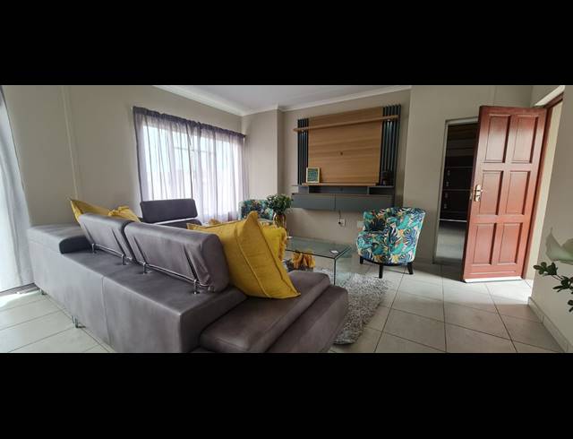 3 BEDROOM FREEHOLD FOR SALE IN WATERKLOOF HILL ESTATE
